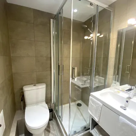 Hotel Victor Hugo 2*