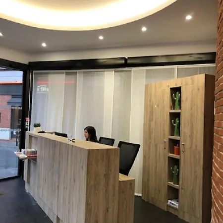 Victor Hugo Hotel 2*