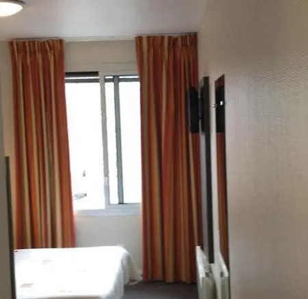 Hotel Victor Hugo 2*